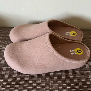 FitFlop Shuv Ivory Slip On Rounded Toe Slip Resistant Comfortable Slipper size 9